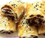 Baklava Yufkasında Kıymalı Börek