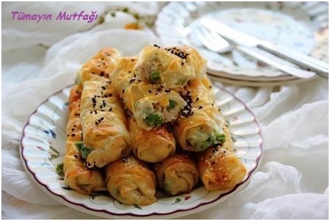 Tavuklu Beşamel Soslu Börek