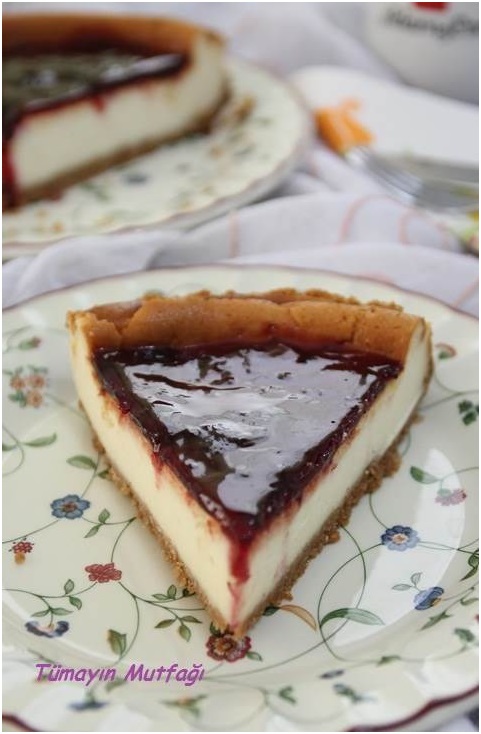 Böğürtlen Soslu Cheesecake