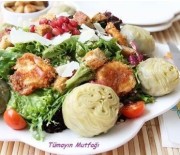 Kızarmış Peynirli Enginar Kalbi Salatası