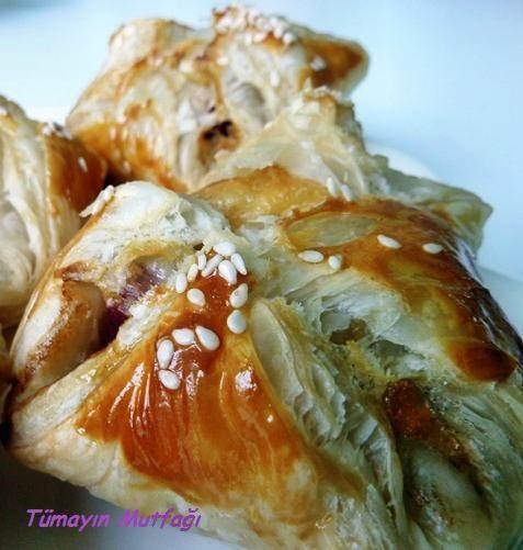 Kaşarlı Sucuklu Milföy Çörek