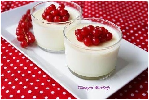 Muz Likörlü Panna Cotta