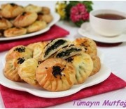 Ricotta Peynirli Mantarlı Ispanaklı Poğaça