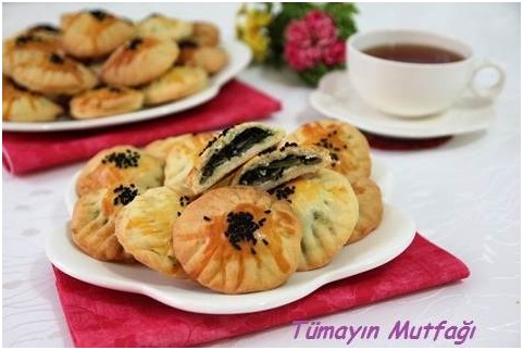 Ricotta Peynirli Mantarlı Ispanaklı Poğaça