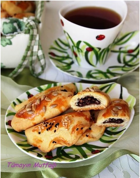 Zeytin Ezmeli Naneli Minik Börek ve Rudolph Van Veen