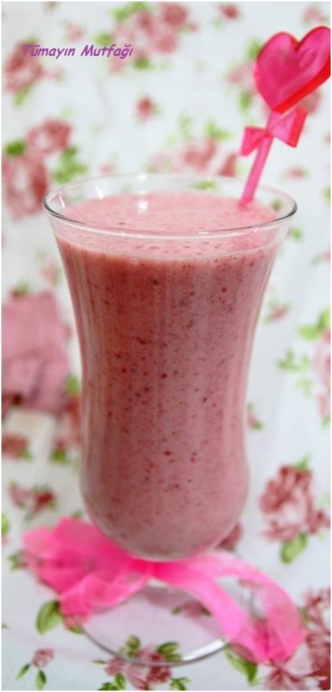 Çilekli Muzlu Smoothie