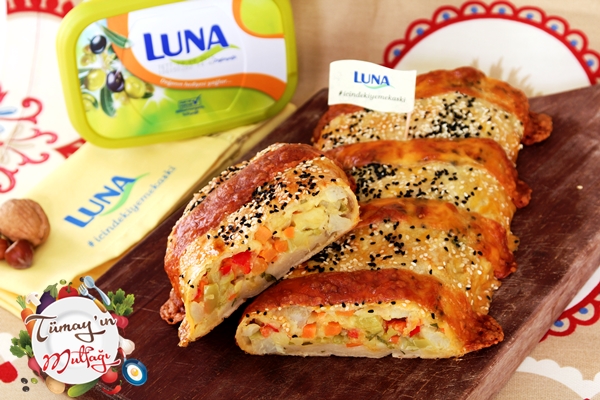 Enginar ve Cheddar Peynirli Börek