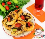 Lahmacunlu Sandal Böreği