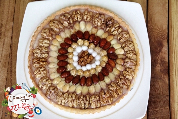 Kuruyemişli Tart