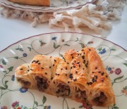 Kıymalı Rulo Börek