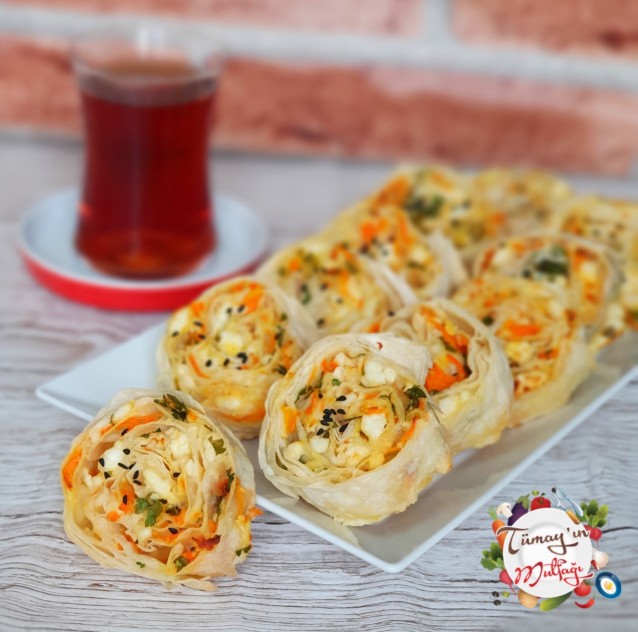 Peynirli Havuçlu Rulo Börek